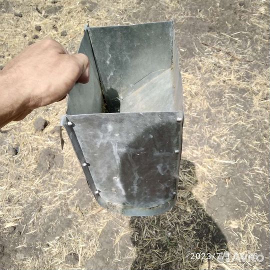 Бункерная кормушка для кроликов