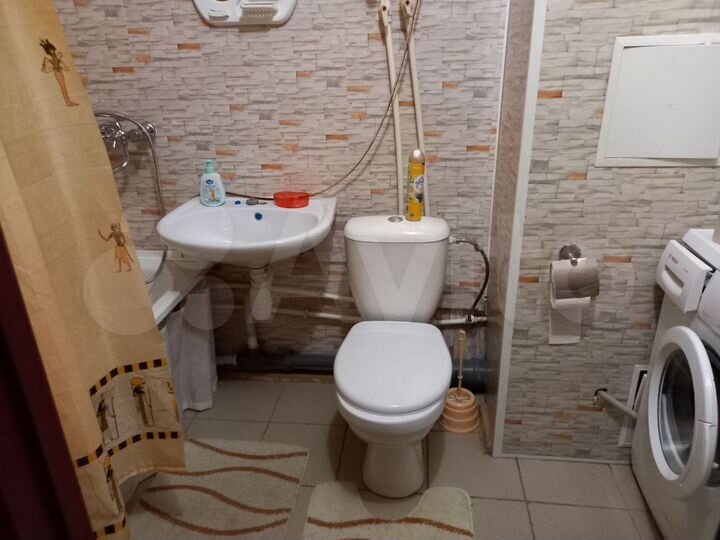 2-к. квартира, 68 м², 1/17 эт.