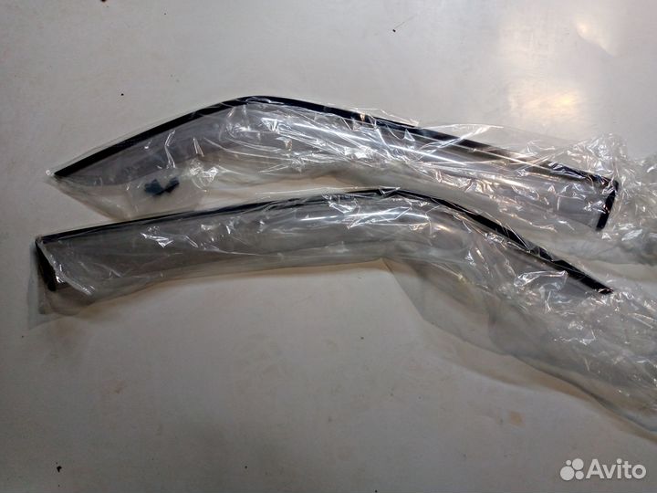 Дефлектор окон Mitsubihi Pajero V70