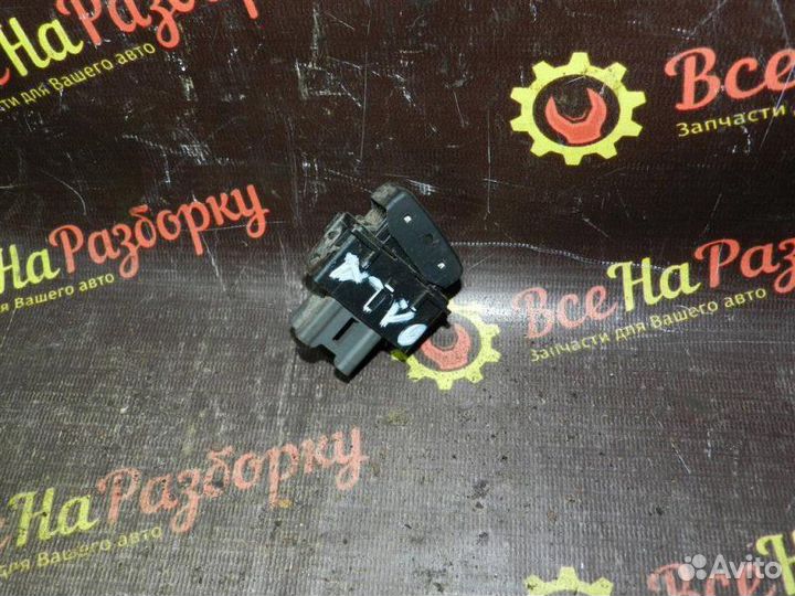 Кнопка обогрева сидений Nissan X-Trail T30 2.5