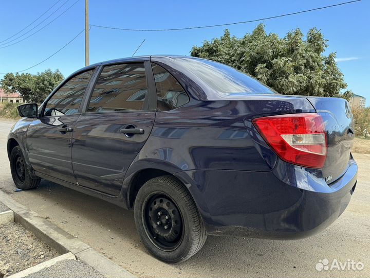 LADA Granta 1.6 МТ, 2012, битый, 180 000 км