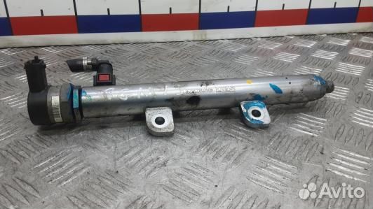 Топливная рампа land rover discovery 4 (6GM13BB02)