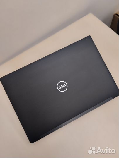 Dell Latitude 7390. i5-8650/256/8 IPS