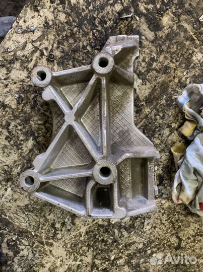 Кронштейн генератора Iran Khodro Samand