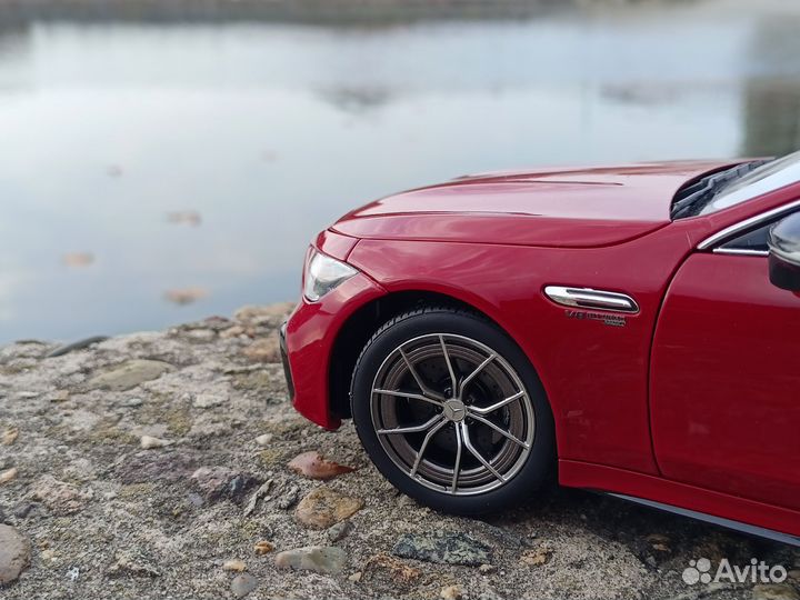 1:18 Norev Mercedes Benz S63 AMG 4-door Coupe