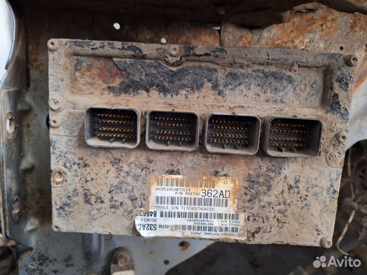 Блок управления двигателем dodge P04748362AD