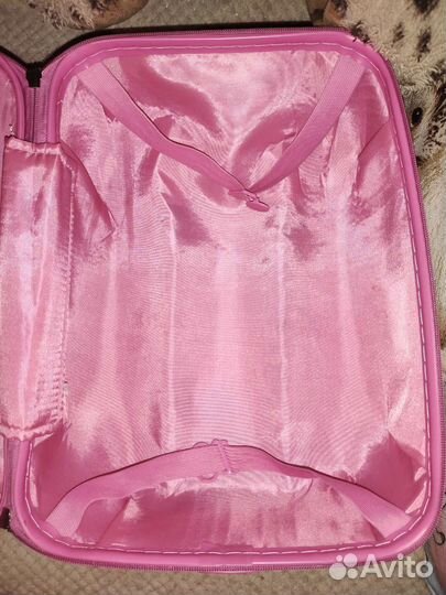 Детский чемодан на колесиках