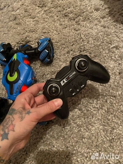 Робот машина на радиоуправлении