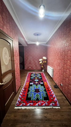 2-к. квартира, 80 м², 2/4 эт.