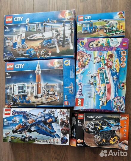 Коропки от Lego