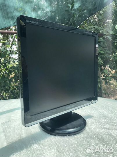Монитор Samsung