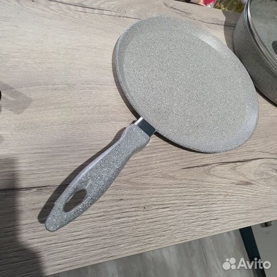 Набор посуды новый сковорода кастрюля