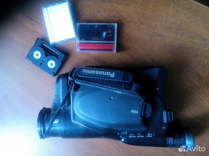 Видеокамера Panasonic RX10