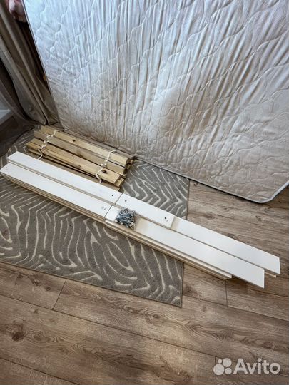 Детская кровать с матрасом