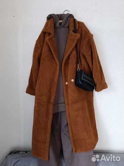 Пакетом шуба Тедди, костюм и сумка