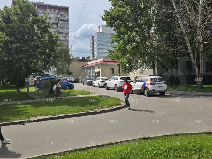 Сдам торговое помещение, 183.1 м²