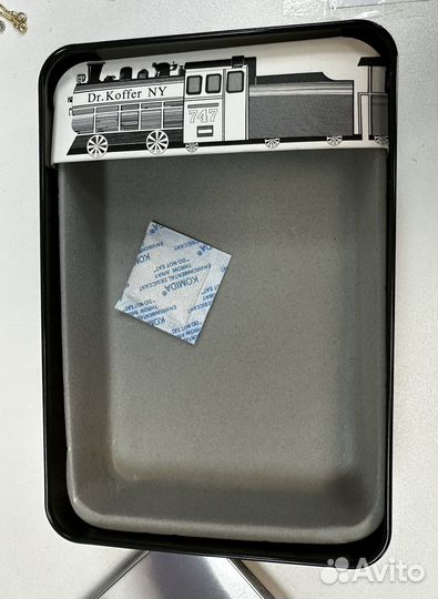 Жестяная коробка