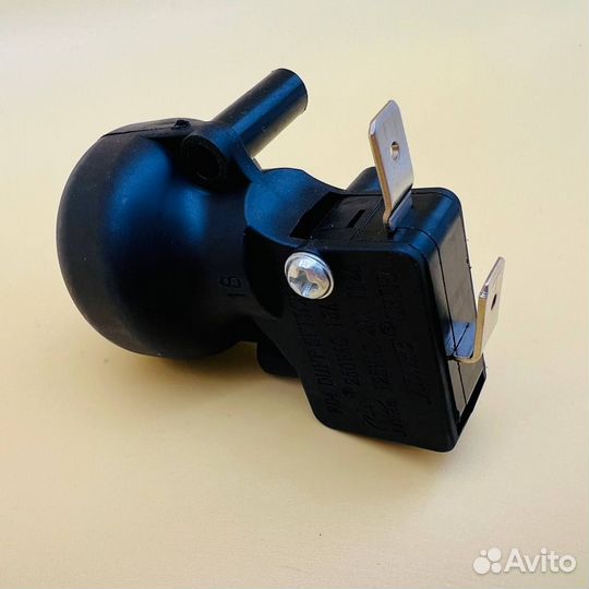 Микропереключатель Б/У наклонный FD4 15А/250VAC на размыкание