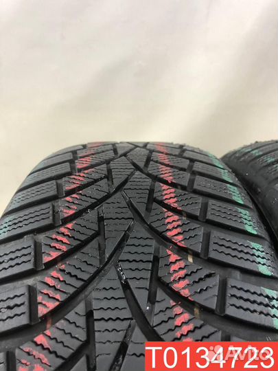 Toyo Observe S944 215/55 R17 98V