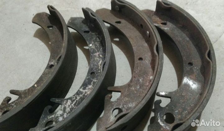 Задние тормозные колодки ваз