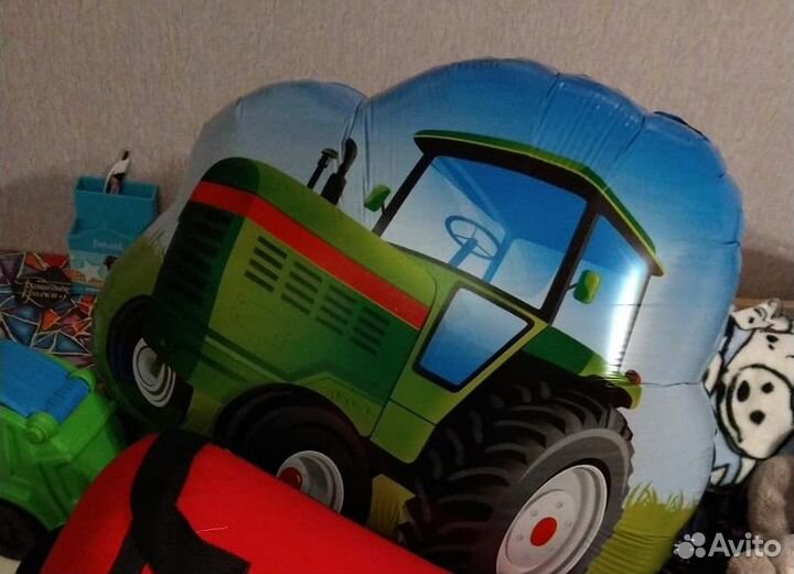 Фольгированный шар трактор