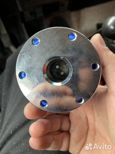 Быстросьем на спортивный руль spark