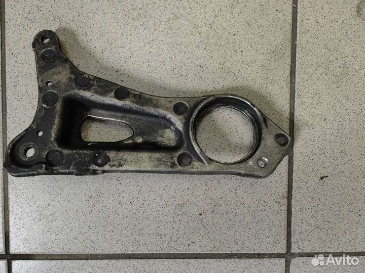 Кронштейн вала вариатора BRP ski-doo Summit