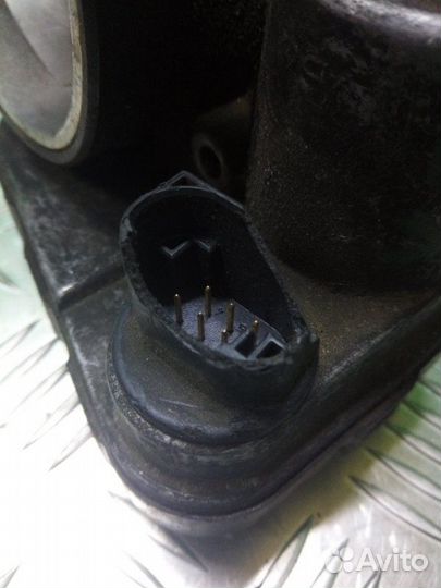 Дроссельная заслонка Bmw E38 4.4