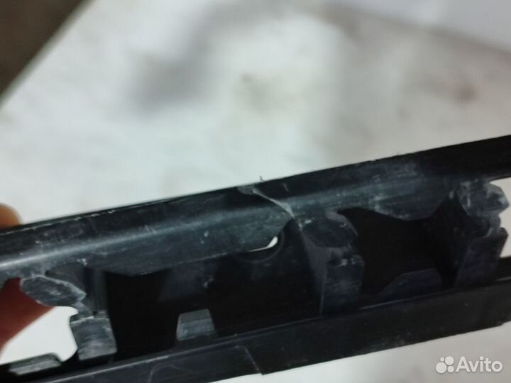 Кронштейн заднего бампера правый Skoda Octavia А7