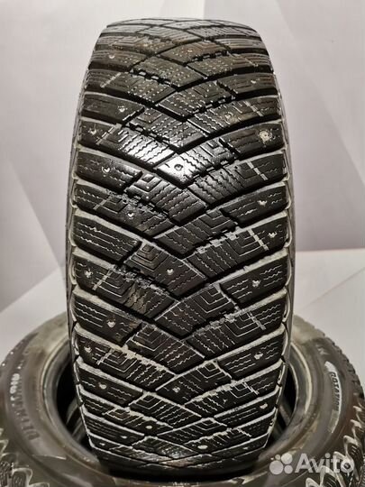 Goodyear UltraGrip Ice Arctic SUV 235/55 R19 105T