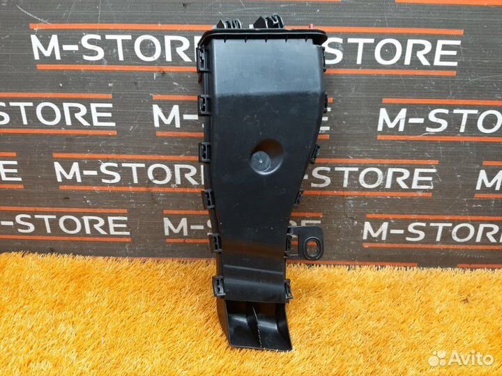 Водосток передний правый Mercedes-Benz C-Class