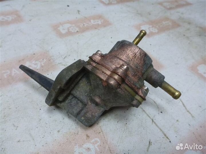 Насос топливный Volkswagen Passat B3 1988