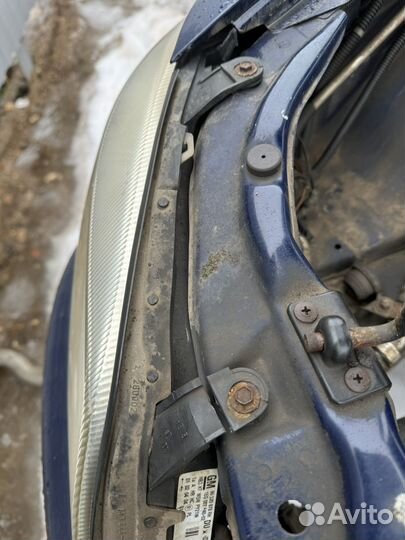 Правая фара с дефектами Opel Astra G