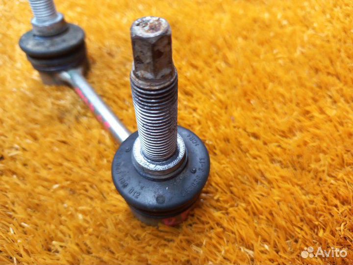 Стойка стабилизатора задняя правая Mercedes-Benz