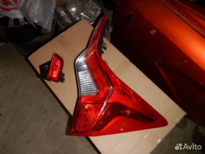 Фонарь левый Mitsubishi Pajero Sport 3