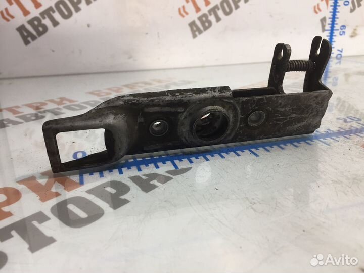 Мерседес Спринтер Замок капота Средний/Центр