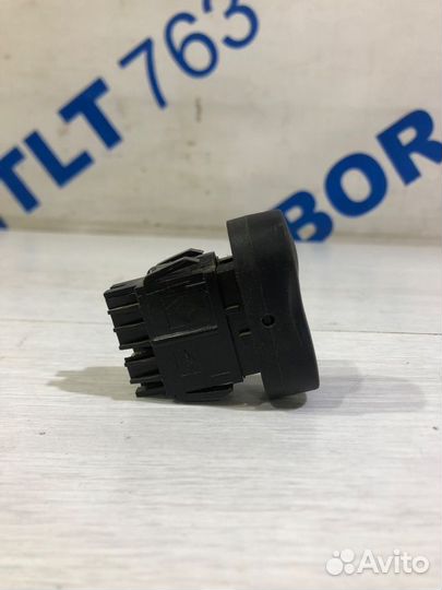 Кнопка блокировки дверей renault sandero 1 1.6 мт