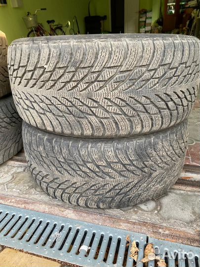 Nokian Tyres Hakkapeliitta R3 245/40 R19 и 275/35 R19