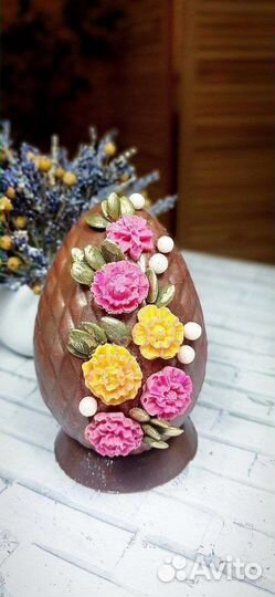 Подарок, шоколадное яйцо с конфетами, шоколад