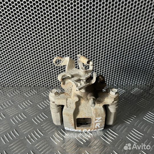 Суппорт тормозной задний правый Outlander 3