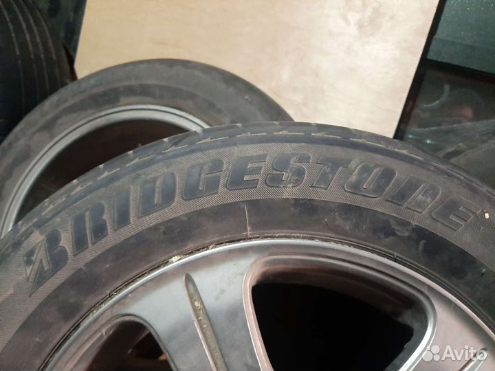 Bridgestone Blizzak LT 215/60 R16 95H