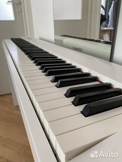 Цифровое пианино Roland FP-30, педали, подставка