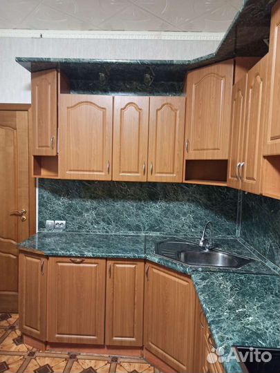 Кухонный гарнитур б/у (шкафчики+тумбы из 20 шт.)