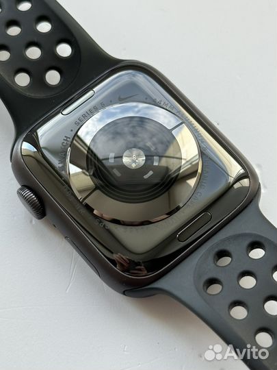 Apple Watch Series 5 44mm (99 акб)