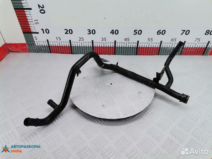 Патрубок радиатора Volkswagen Golf 3 1999