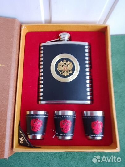 Набор подарочный с флягой