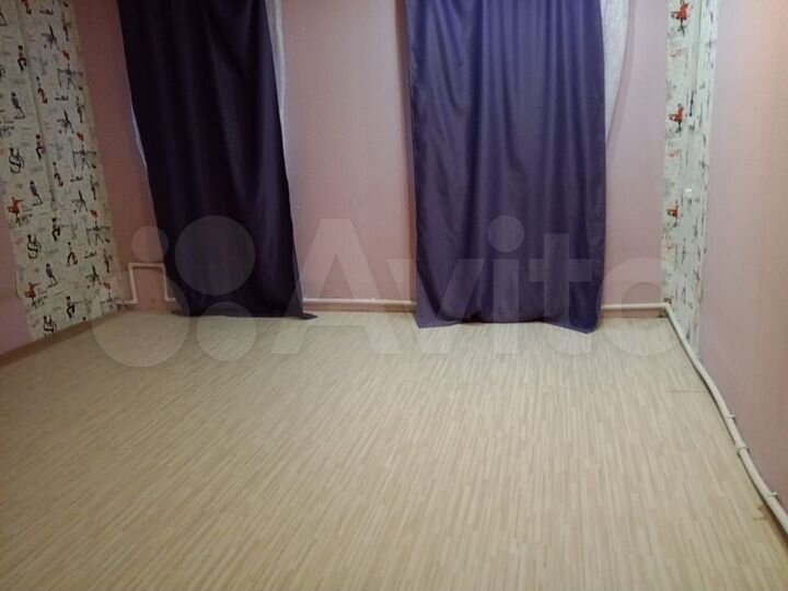 3-к. квартира, 80 м², 1/1 эт.