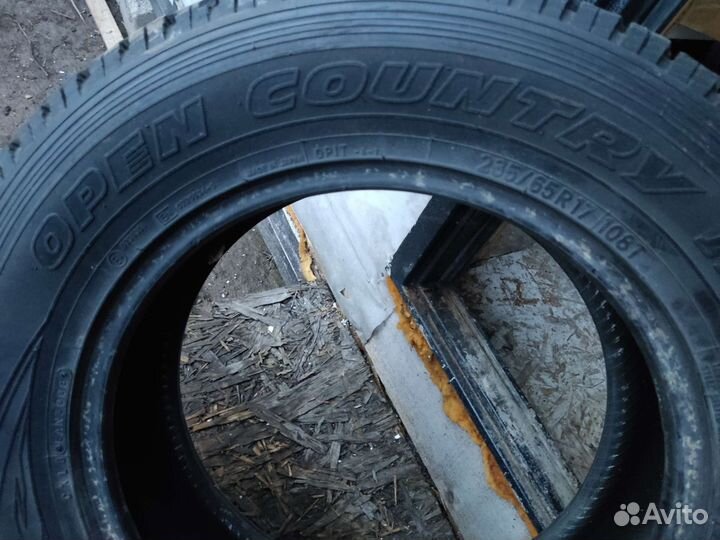 Toyo Open Country A/T 235/65 R17 и 235/65 R17