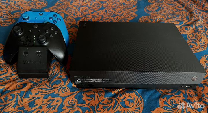 Xbox one x project scorpio 1tb