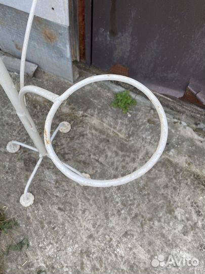 Подставка для цветов напольная металлическая